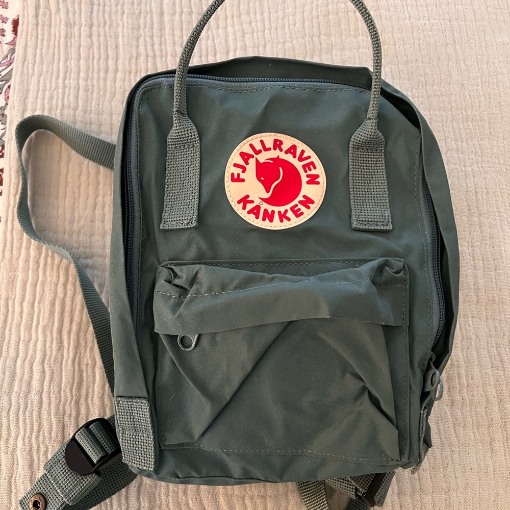 Fjallraven Kånken Forest Green Backpack